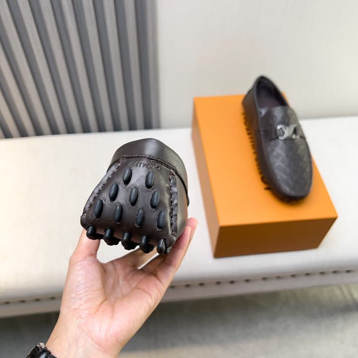 Louis Vuitton Pebbled Leather Driving Shoes in Black Textured Leather