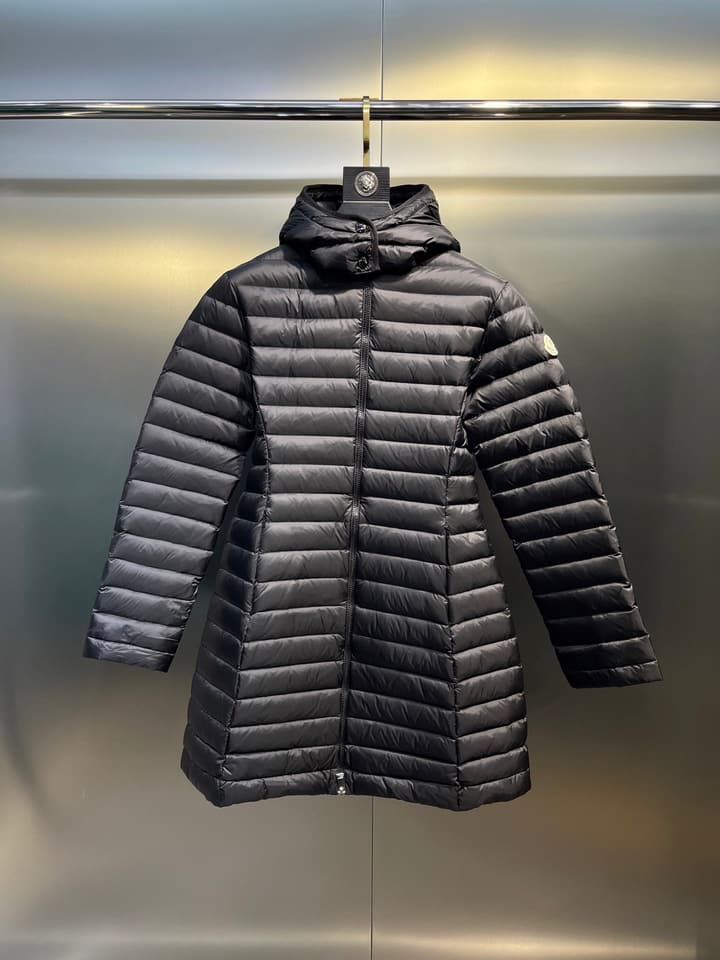 Moncler Waist-Cinching Hooded Down Jacket – Autumn/Winter Collection in Gold