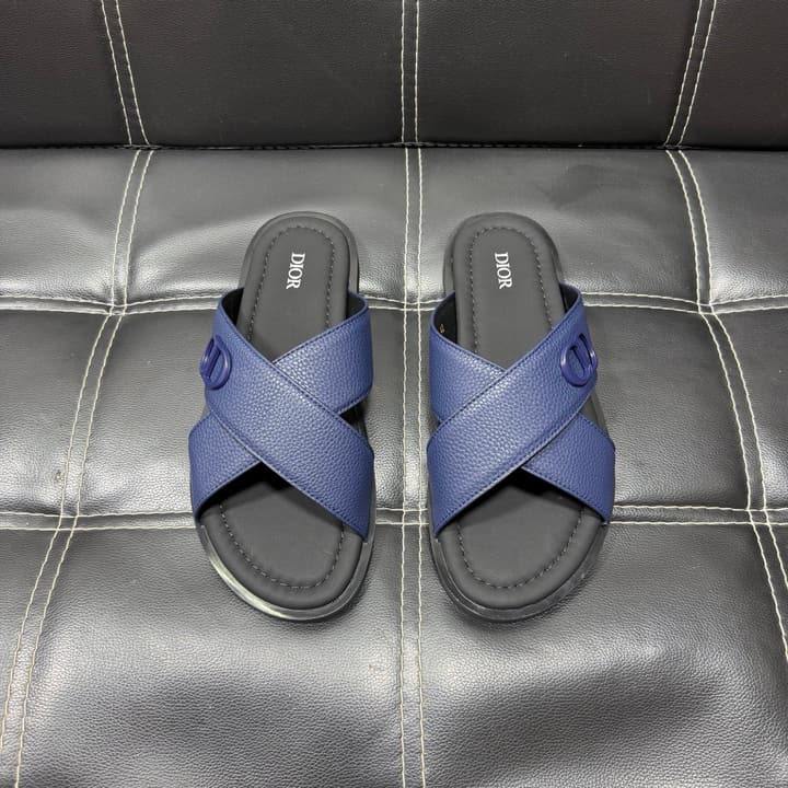 Dior Men's Pebbled Leather and Suede Slides – Spring/Summer Collection 2025 in Black Pebbled Leather Cross Strap
