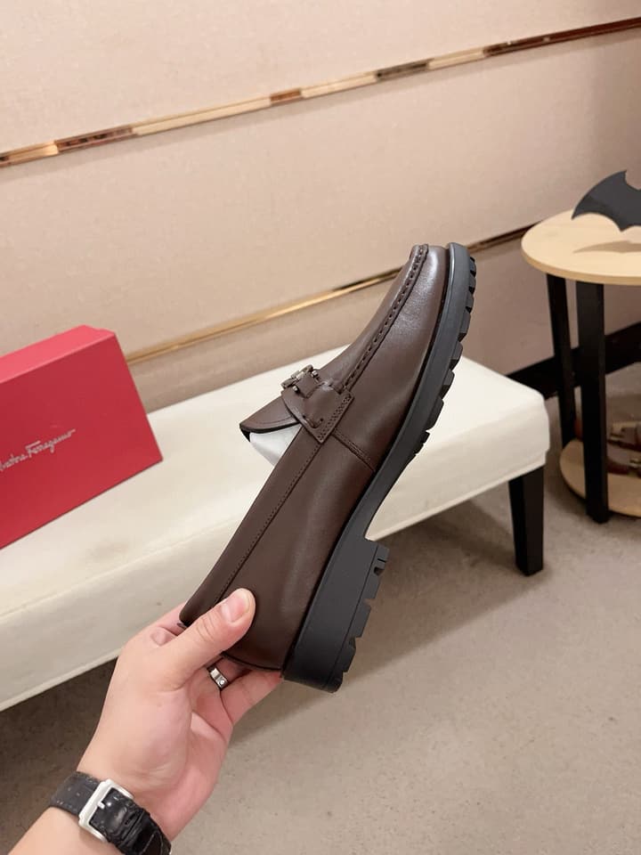 Ferragamo Driving Shoes in Shiny Black Leather