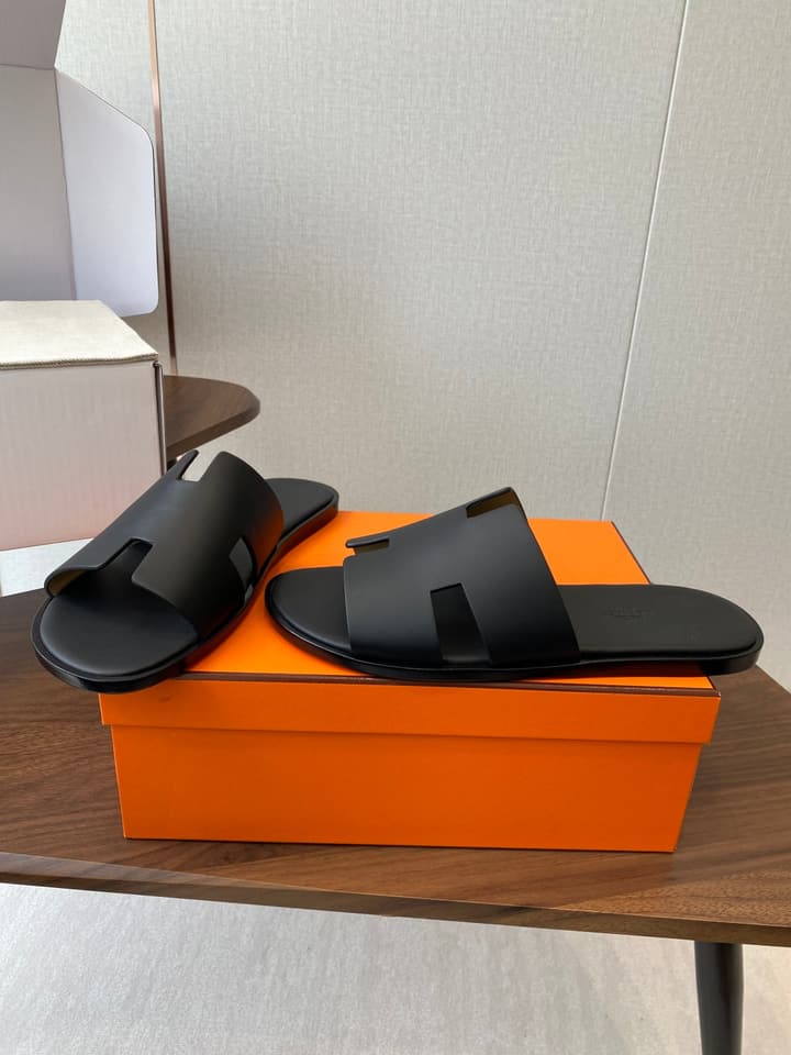 Hermès Izmir Series Men's H-Slide Sandals in Classic Black