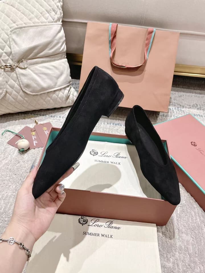Loro Piana Rebecca Minimalist Ballerina Flats – Spring/Summer Collection in Black Suede