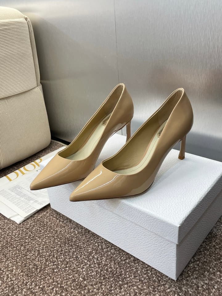 Dior CD Logo Pointed Toe Pumps – 2025 Spring/Summer Haute Couture Collection in Shiny Black Flat