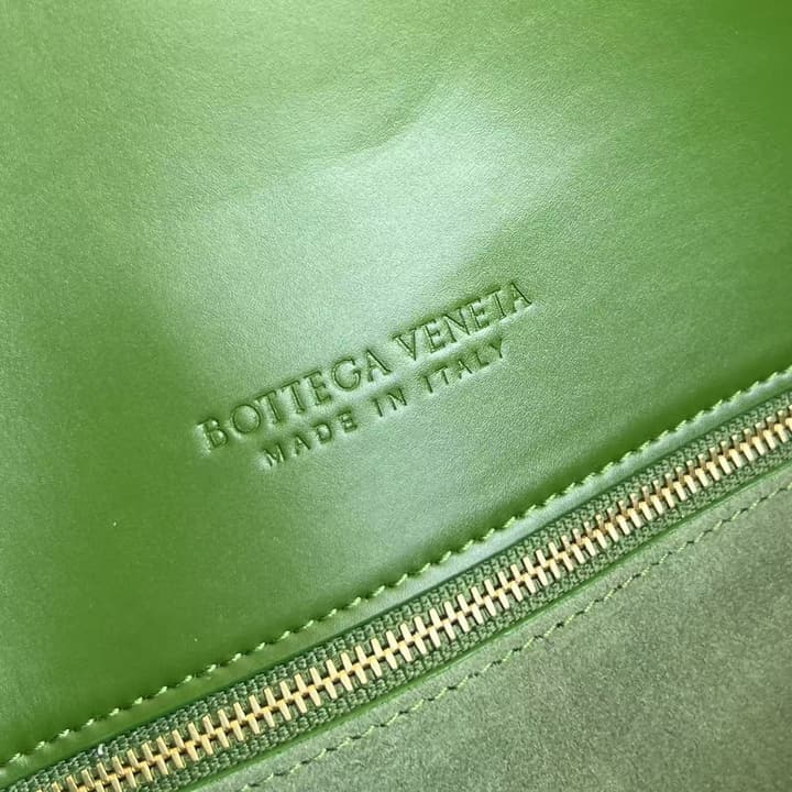 Bottega Veneta Medium Liberta Flap Crossbody Bag – Autumn/Winter Collection in Dark Espresso Brown