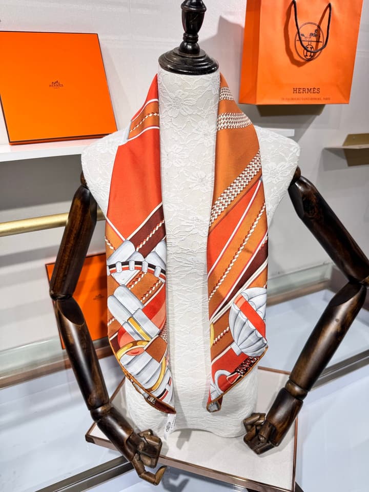 Hermès Silver Blossom Silk Twill Scarf – 2025 Collection