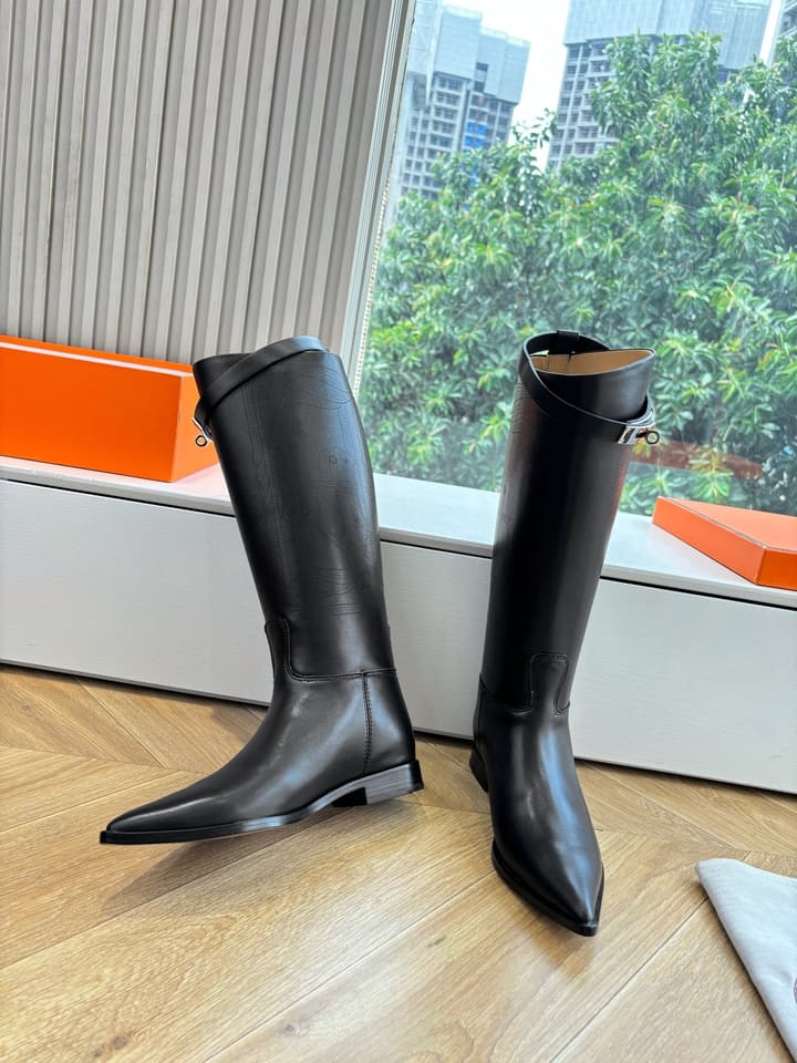 Hermès Classic Knee-High Boots – 2025 Autumn/Winter Collection in Two-tone Tan And Cream