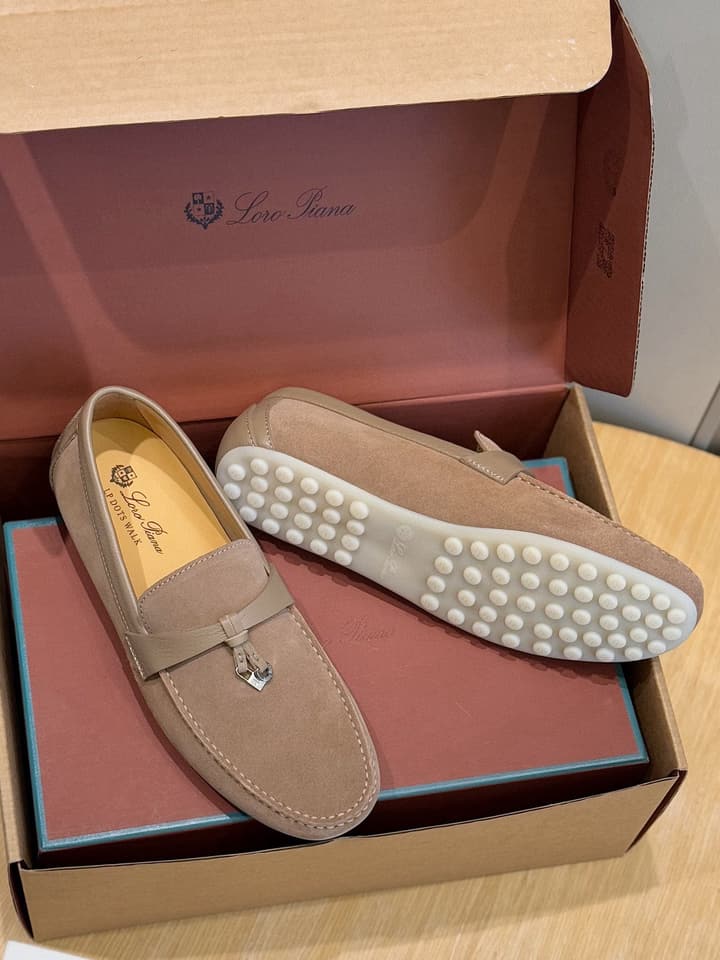 Loro Piana LP Italian Handmade Driving Shoes in Beige Suede Moccasin