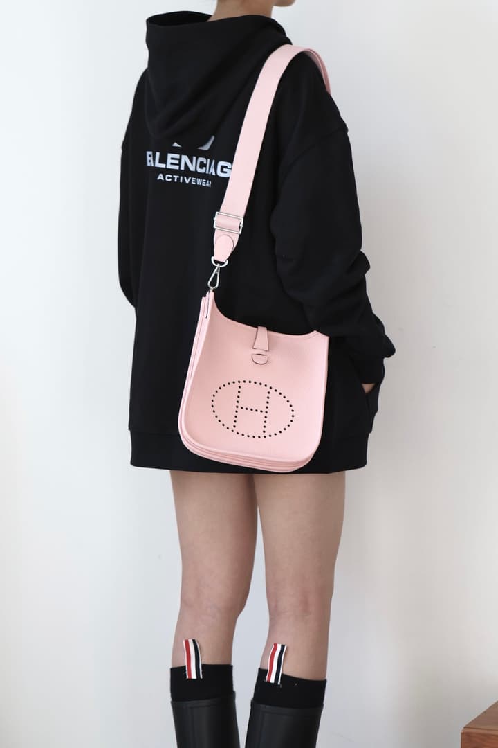 Hermès Evelyne 23 Shoulder Bag – Sakura Pink