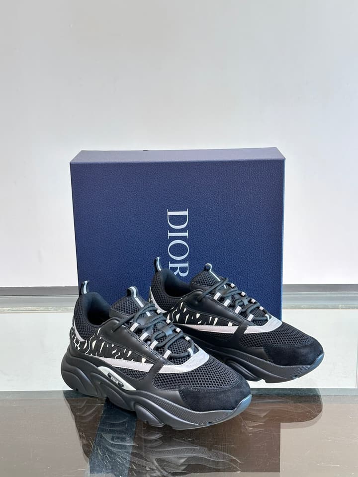 Dior B22 Men's Retro Jogging Sneakers in Black And White Patterned