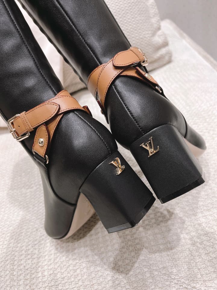 Louis Vuitton Parisienne Leather Knee-High Boots in Black Leather