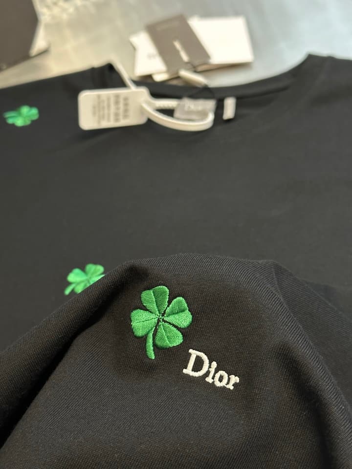 Dior Clover Embroidery Short-Sleeve T-Shirt in Black