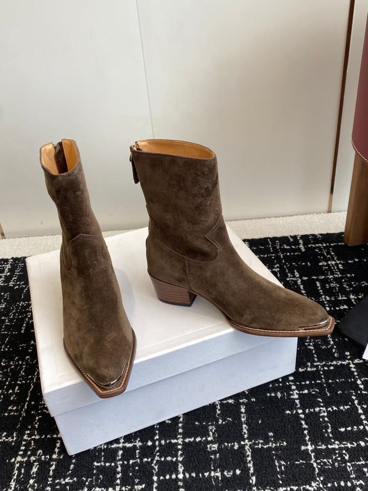 Celine Retro Chunky Chelsea Ankle Boots – 25SS in Classic Brown Suede