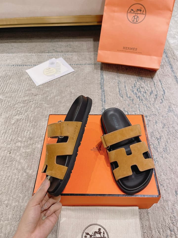 Hermès Chypre Calfskin Slides – 2023SS in Denim Blue