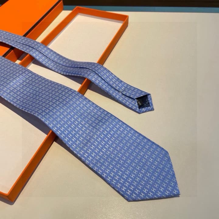 Hermès Men's H-Letter Silk Tie – New Collection in Burgundy