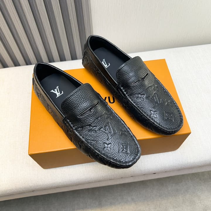 Louis Vuitton Pebbled Leather Driving Shoes in Black Textured Leather