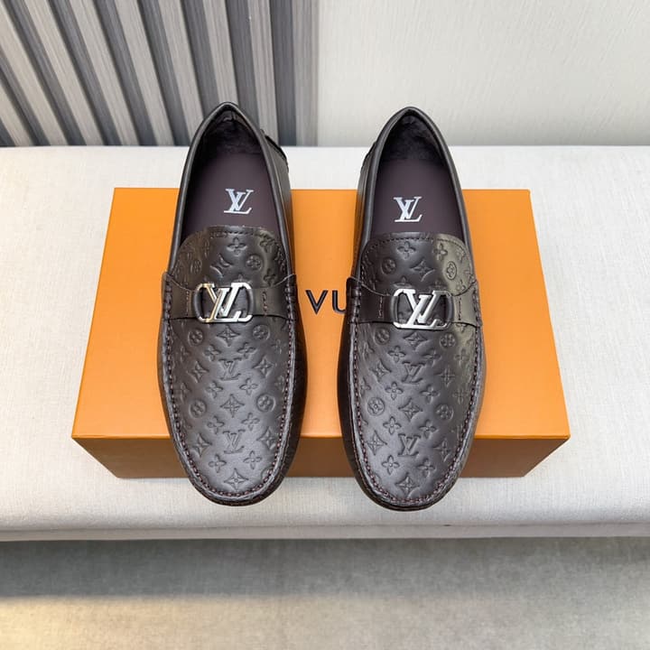 Louis Vuitton Pebbled Leather Driving Shoes in Black Textured Leather