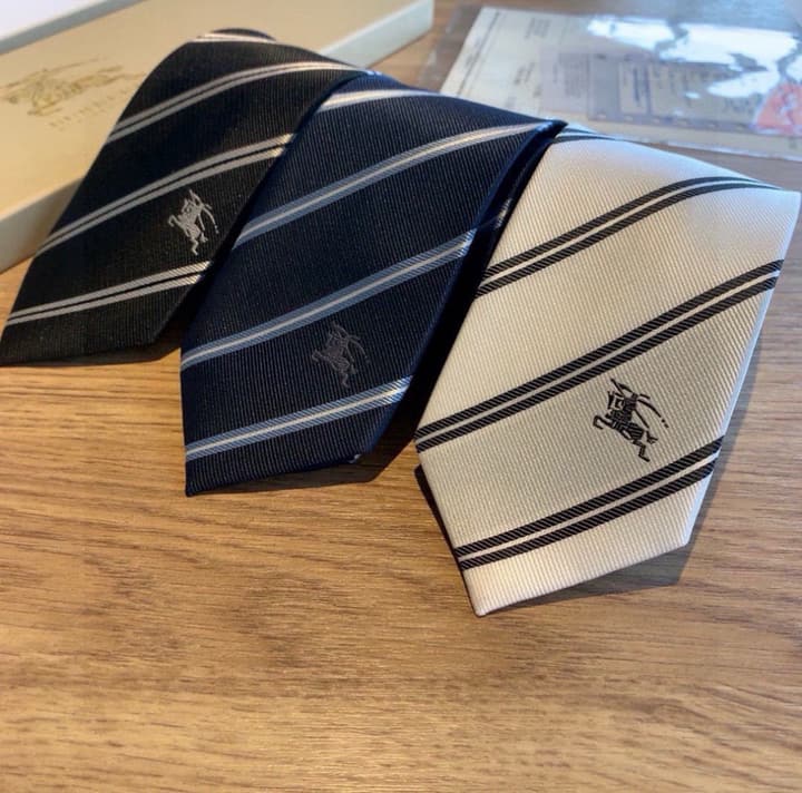 Burberry Vintage Check Silk Tie