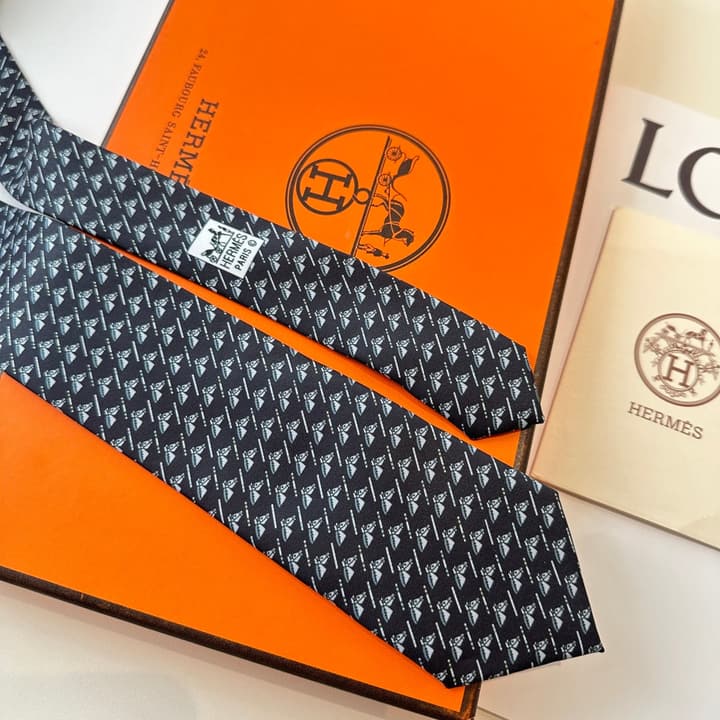 Hermès Men's Printed Silk Tie Series in Black