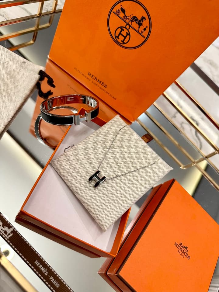 Hermès Oval Enamel 18K Gold Plated Jewelry Set