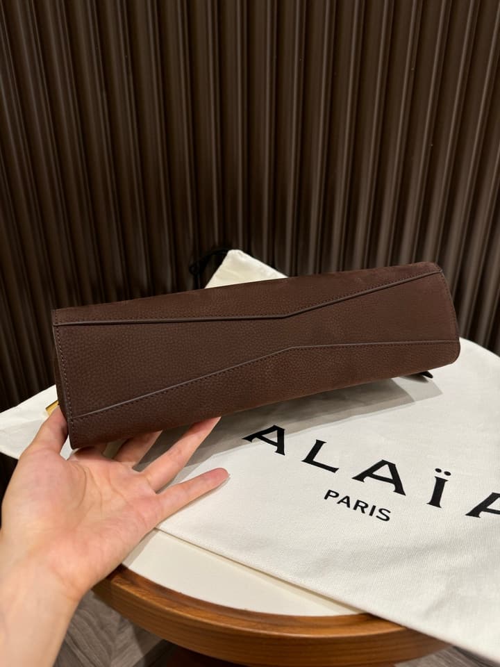Alaïa Le Click Arc Bag