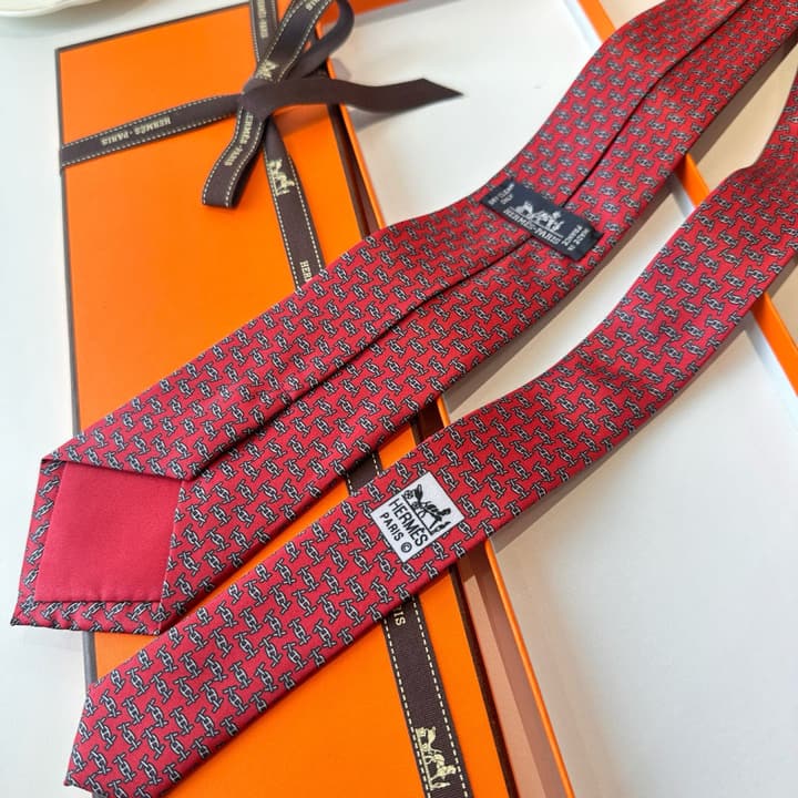 Hermès Men's Silk Tie Series in Dark