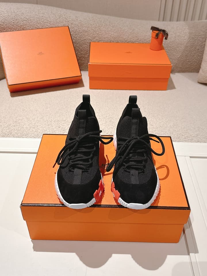 Hermès Classic Couple's Casual Sneakers in All Black