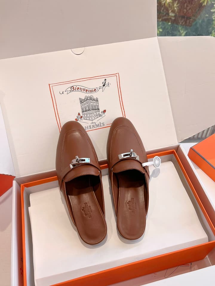 Hermès Calfskin Mules – 25SS/FW Collection in Black Embossed Leather With Silver Hardware
