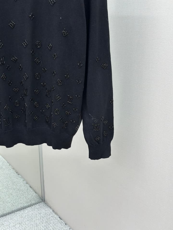 Louis Vuitton Gradient Beaded Crewneck Sweater – 25FW in Dark Gradient Beaded Crewneck