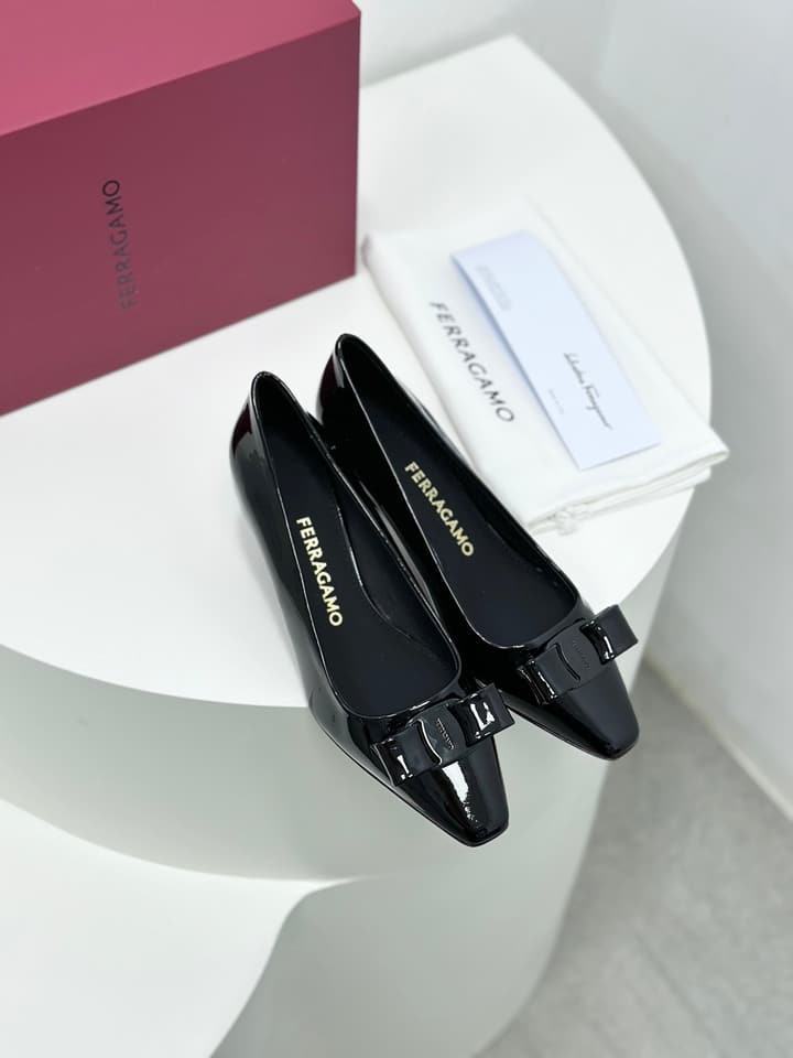 Ferragamo Vara Patent Leather Square Toe Pumps in Black Patent Leather (1cm Heel)