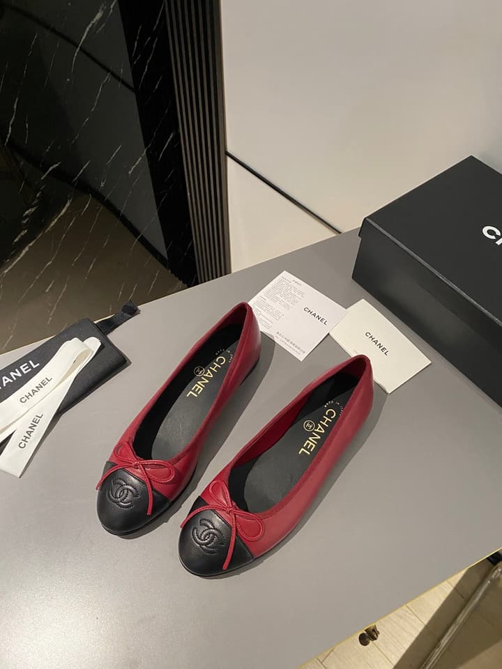 Chanel Classic Ballet Flats in Shiny Black