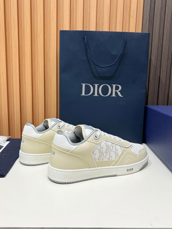 Dior B27 Unisex Sneakers – 2025 Collection in Beige With Dark Green Accents