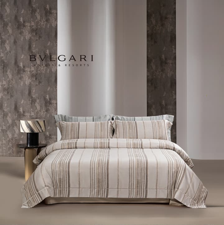 Hotel Grand Pima Cotton & Silk Jacquard Four-Piece Bedding Set in Cool Gray Jacquard