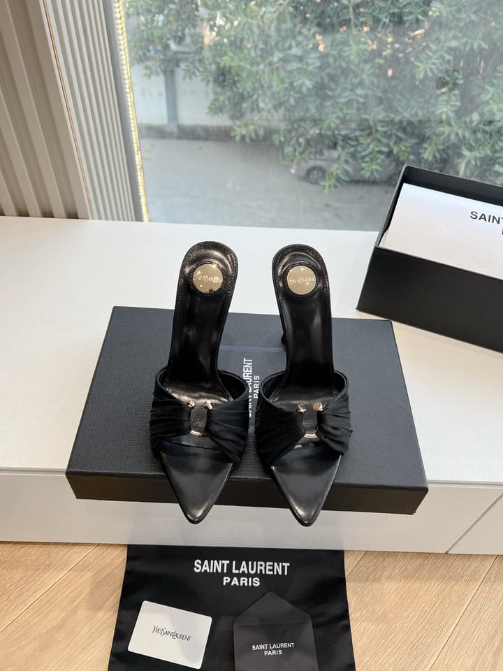 Saint Laurent Lee Metal Chain Pointed-Toe Pumps in Black Satin