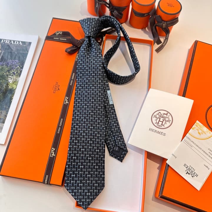 Hermès Men's Printed Silk Tie Series in Light Aqua Patterned