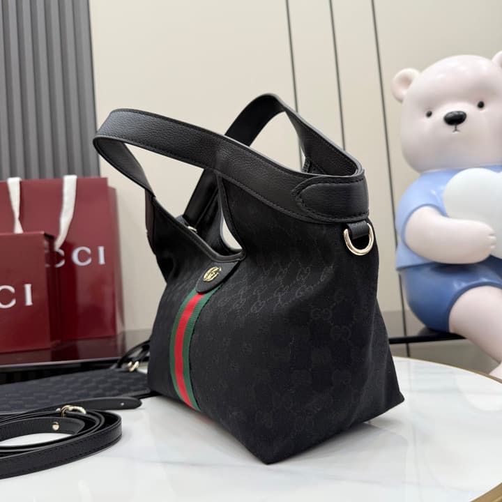 Gucci Giglio GG Canvas Handbag – 2026 Spring/Summer Collection in Black GG Canvas