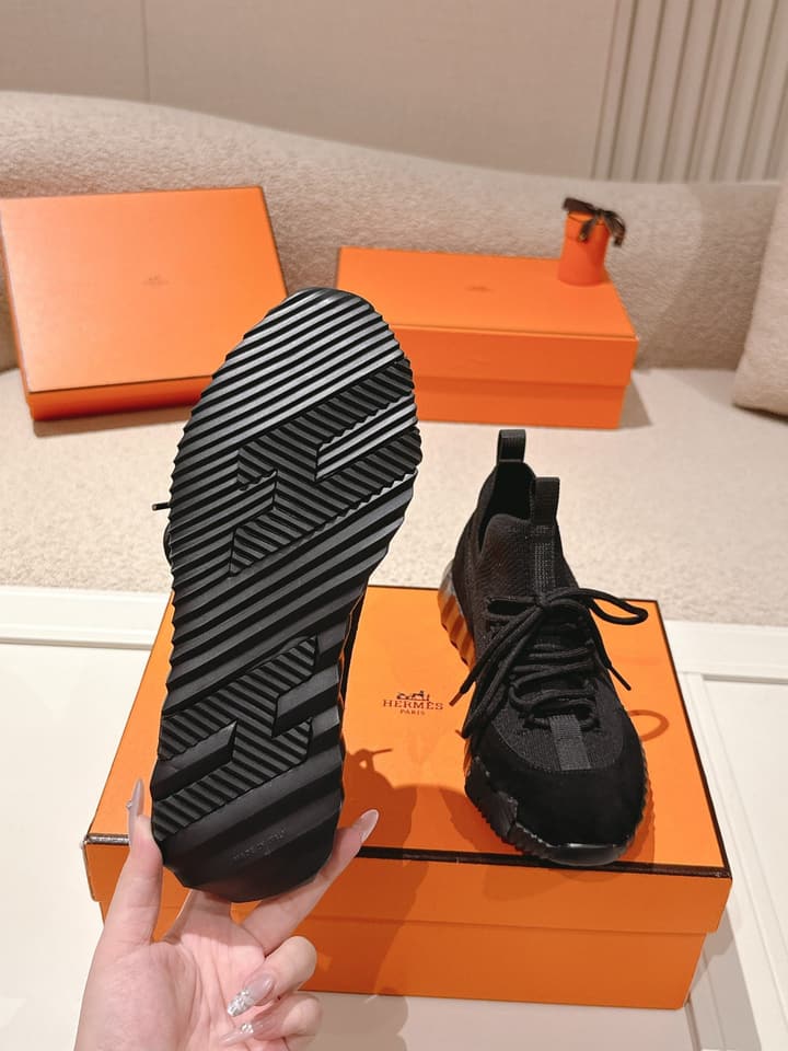 Hermès Classic Couple's Casual Sneakers in All Black