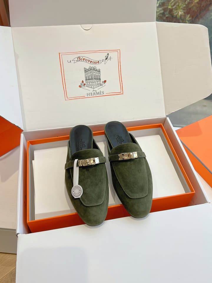 Hermès Mules Loafers – 2025 Spring/Autumn Collection in Dark Green Suede
