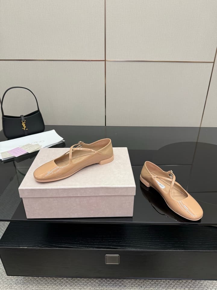 Jimmy Choo Patent Leather Ballerina Flats – 25SS in Black Patent