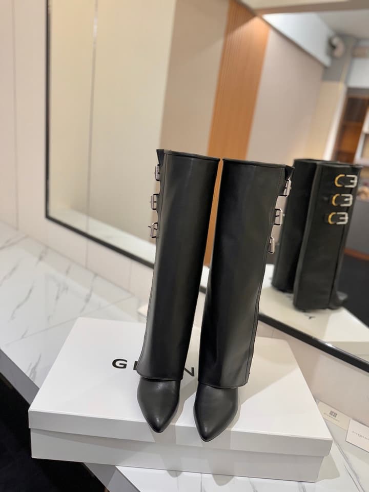 Givenchy Lock Detail Knee-High Boots – 2024 Spring/Summer Collection in Black