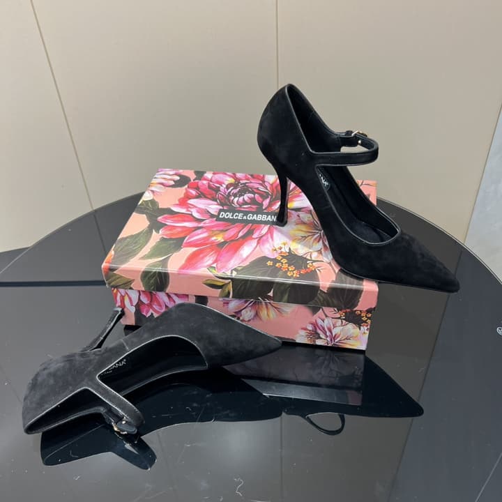 Dolce & Gabbana Pointed Toe Cross-Strap Pumps – 25FW in Black Patent