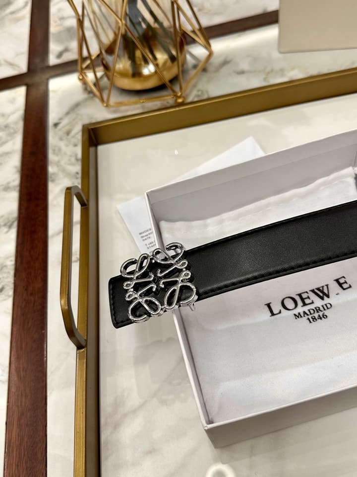 Loewe Classic Leather Belt – 4.0cm in Black With Gold Flat Buckle