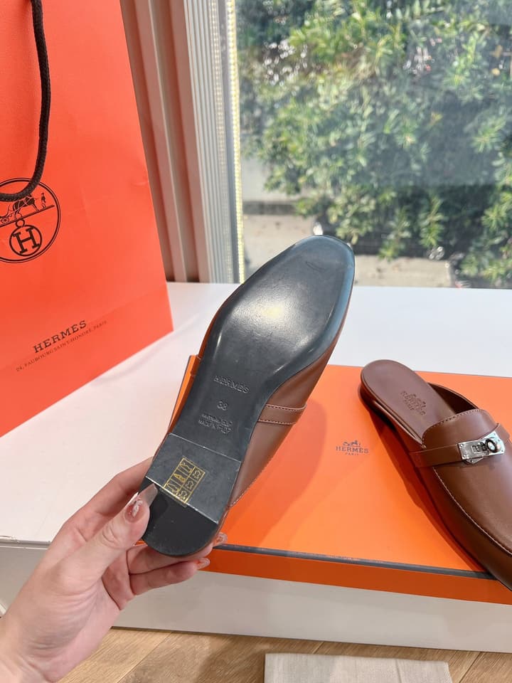 Hermès Calfskin Mules – 25SS/FW Collection in Black Embossed Leather With Silver Hardware