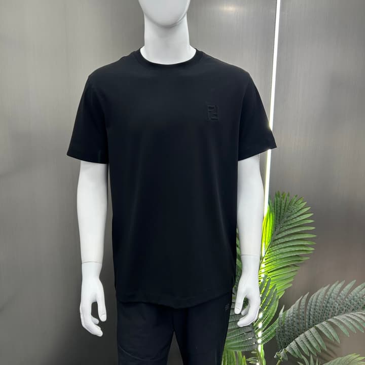 Fendi Logo and Graphic Cotton T-Shirt – 2026SS in Black Dog Graphic
