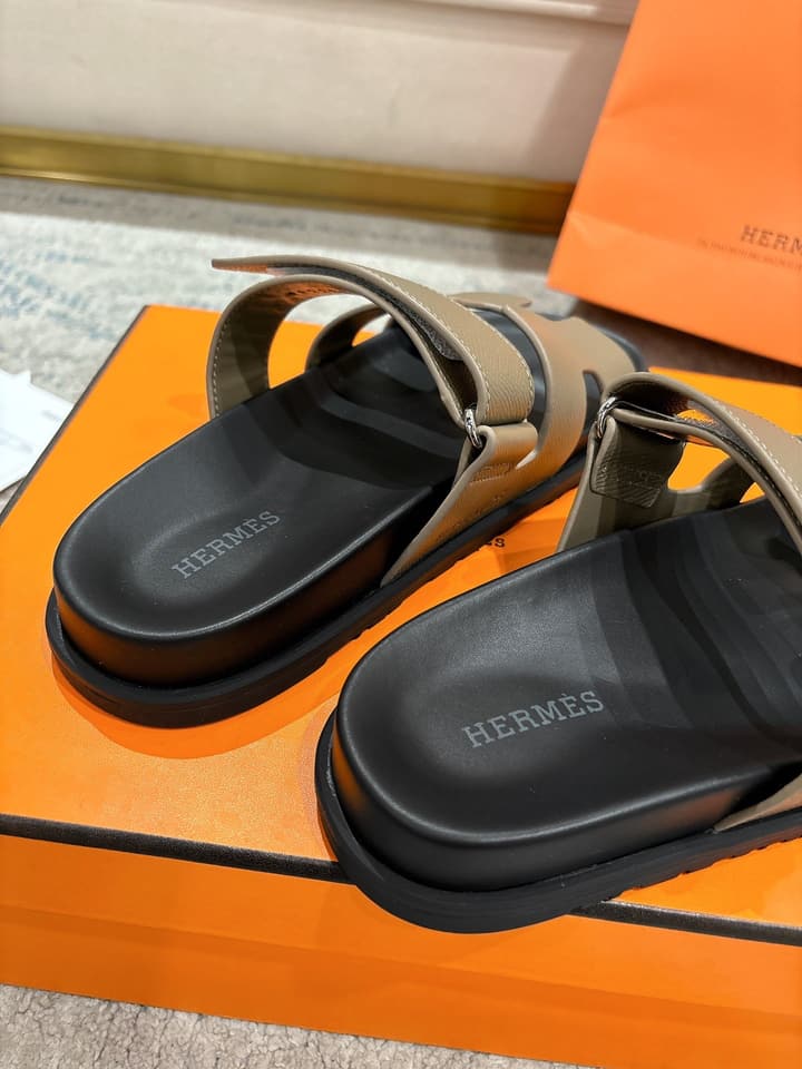 Hermès Chypre Leather Slides