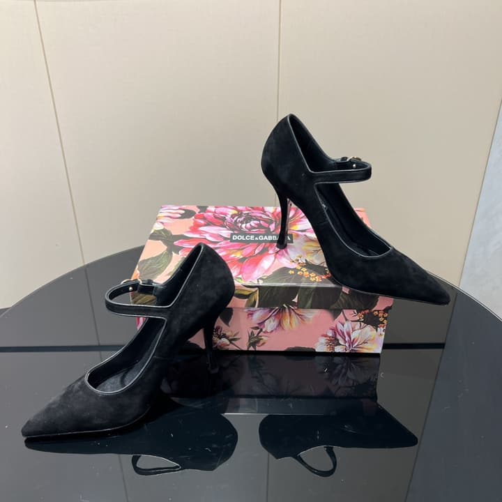 Dolce & Gabbana Pointed Toe Cross-Strap Pumps – 25FW in Black Patent