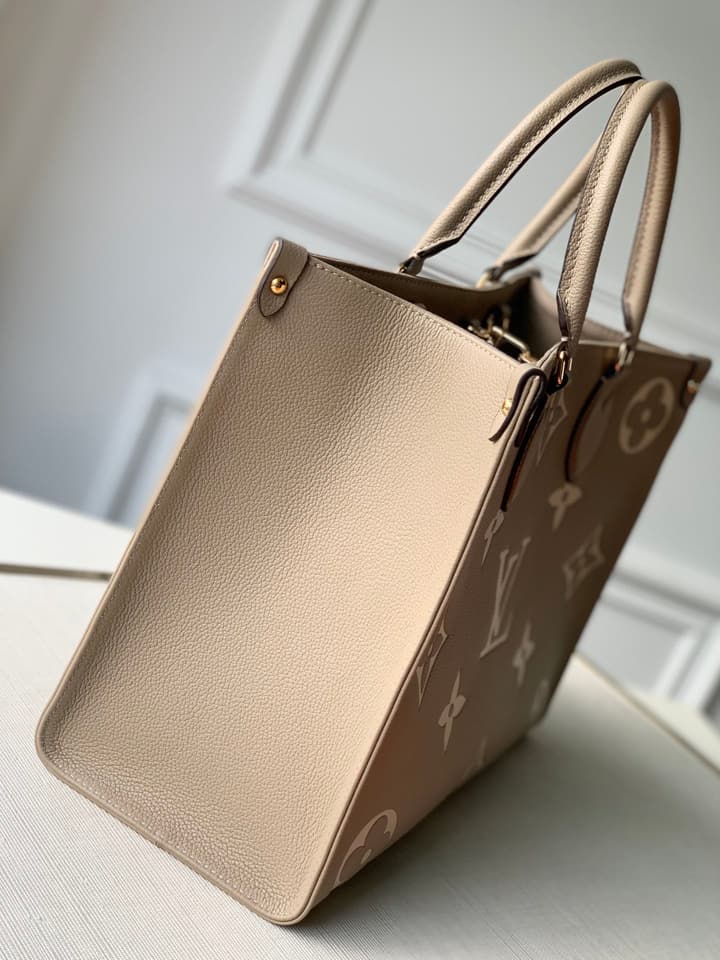 Louis Vuitton ONTHEGO Medium Monogram Tote Bag in Black Monogram With Red Interior