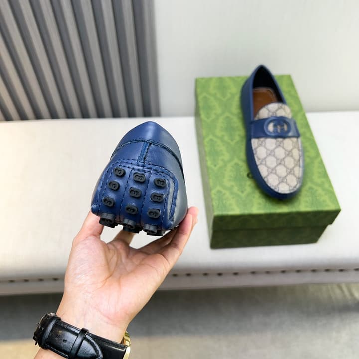 Gucci Premium Leather Loafers in Black Embossed Leather