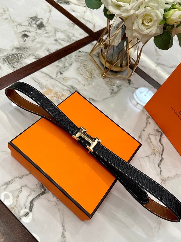 Hermès Classic Leather Belt – 2.5cm in Tan Textured With Polished Gold Buckle
