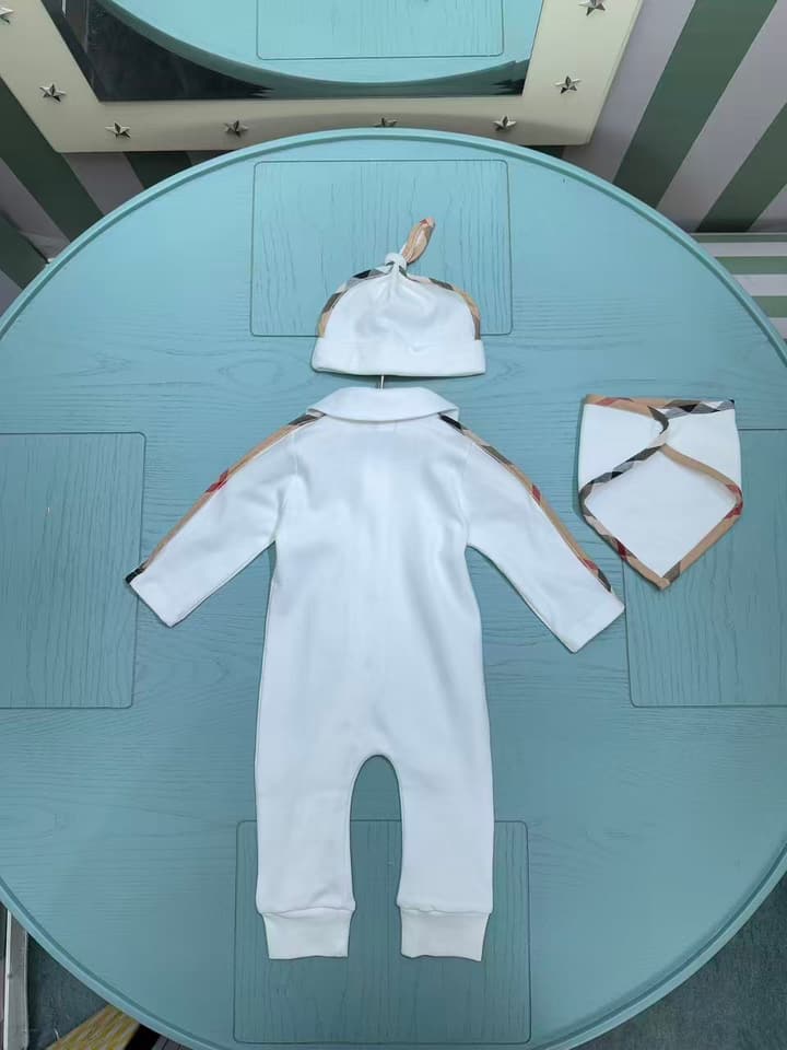 Burberry Classic Check Baby Romper Set – 2025SS – Kids Collection in White With Plaid Trim Set