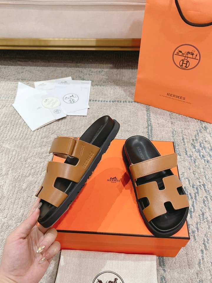Hermès Chypre Leather Unisex Slides – 2023SS in Blush Pink